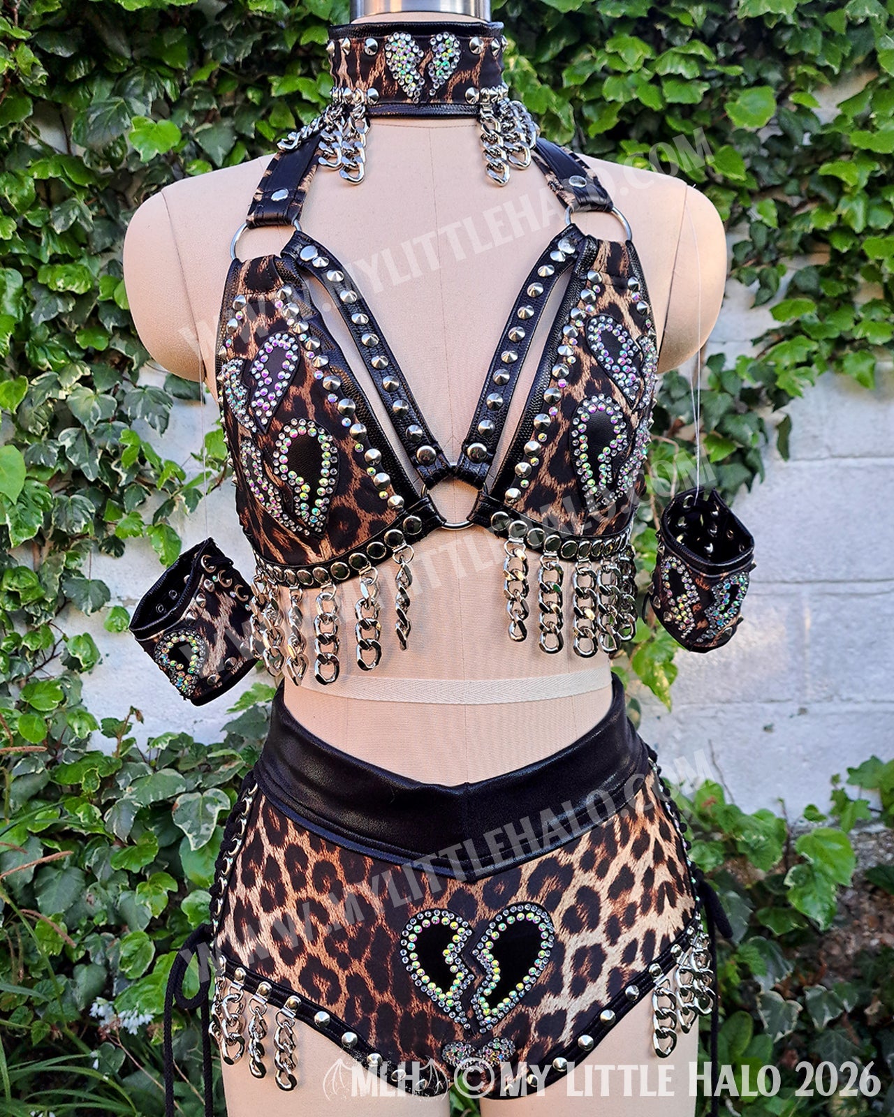 Women’s Pro Wrestling Gear & Outfits 