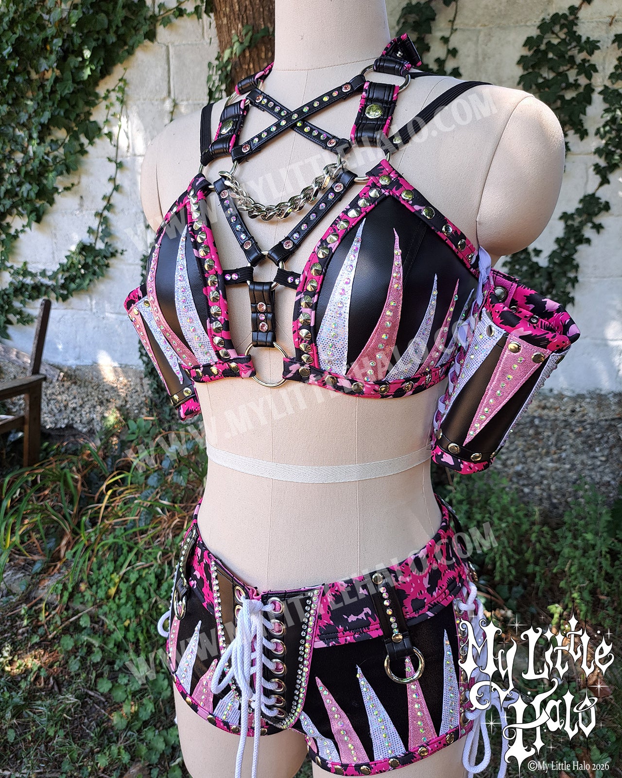 Pink, Black & White 3 Piece Wrestling Set