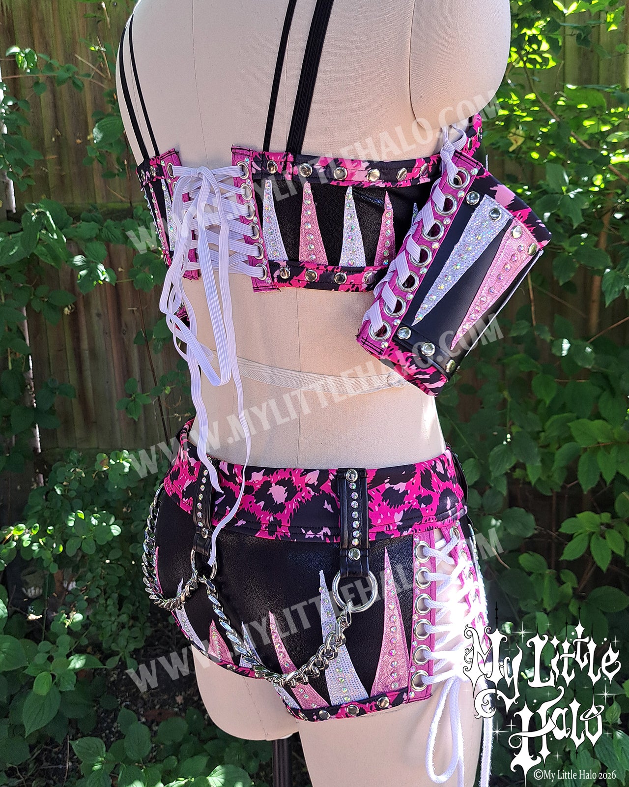 Pink, Black & White 3 Piece Wrestling Set
