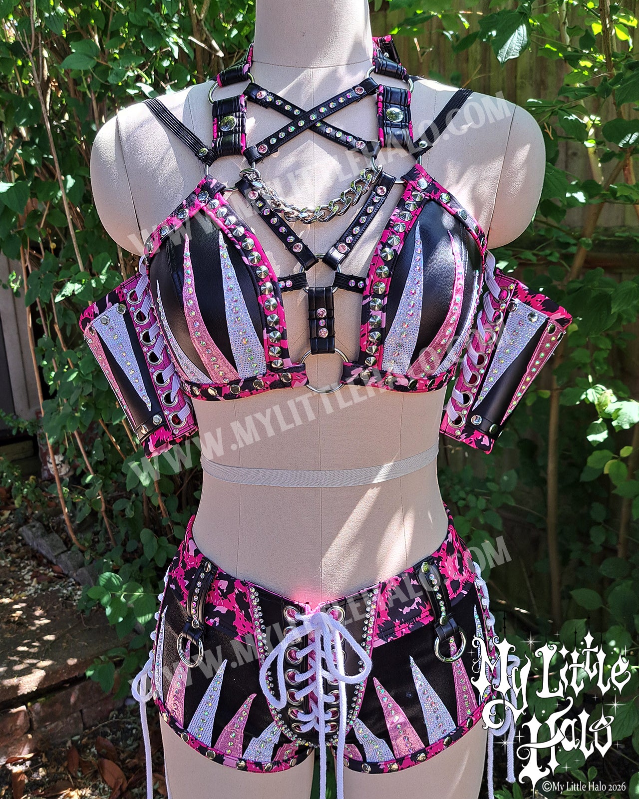Pink, Black & White 3 Piece Wrestling Set