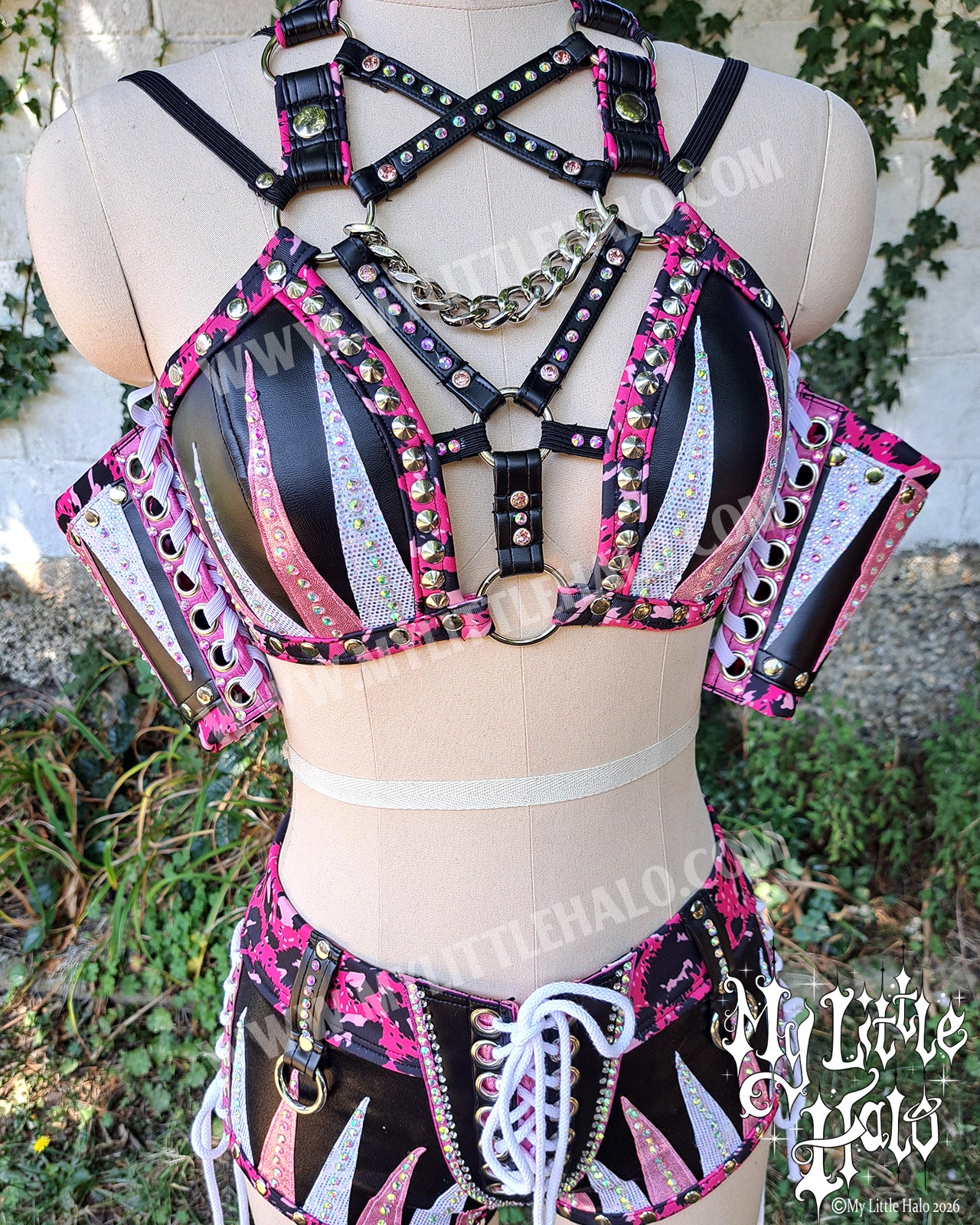 Pink, Black & White 3 Piece Wrestling Set