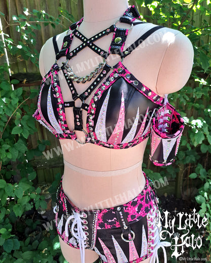 Pink, Black & White 3 Piece Wrestling Set