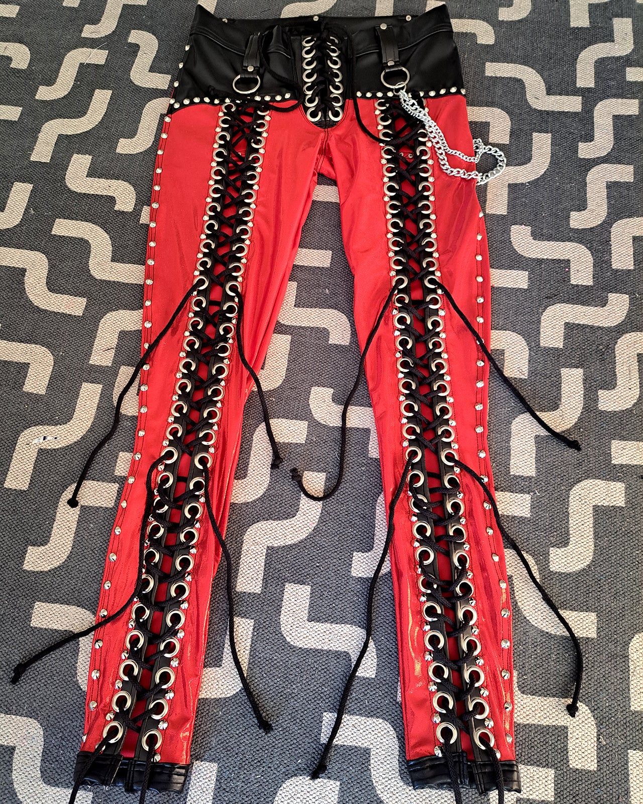 Red Front Lace up Skinny Pants (Size M/L)