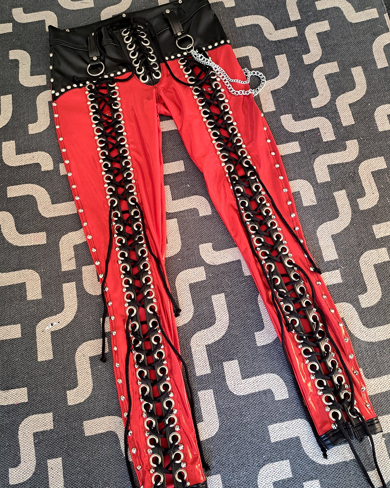 Red Front Lace up Skinny Pants (Size M/L)